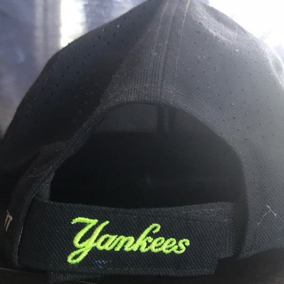Official Nike NY Yankees Hat - Picture 3 of 3